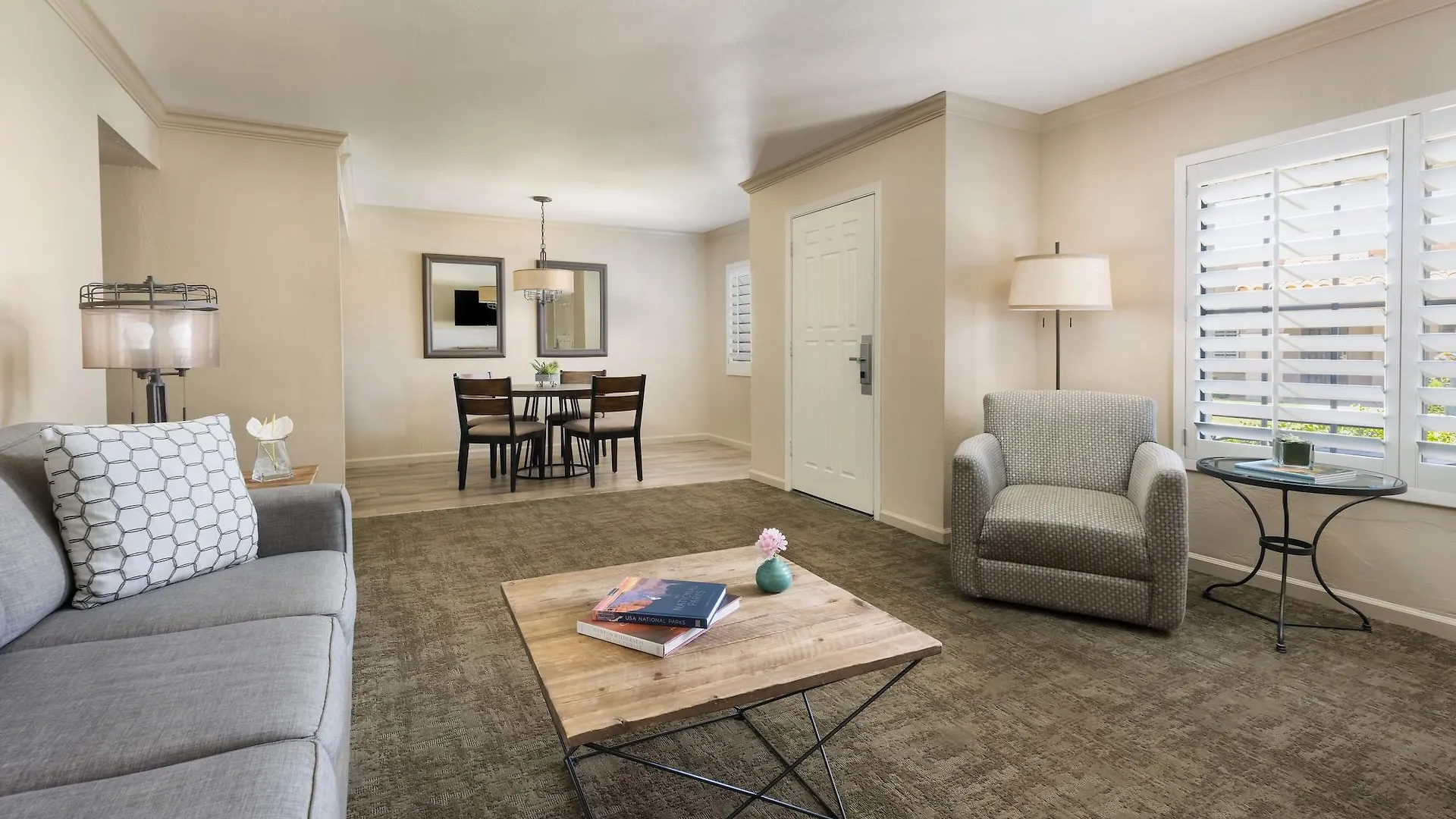 The Scottsdale Plaza Resort & Villas Paradise Valley 4*,