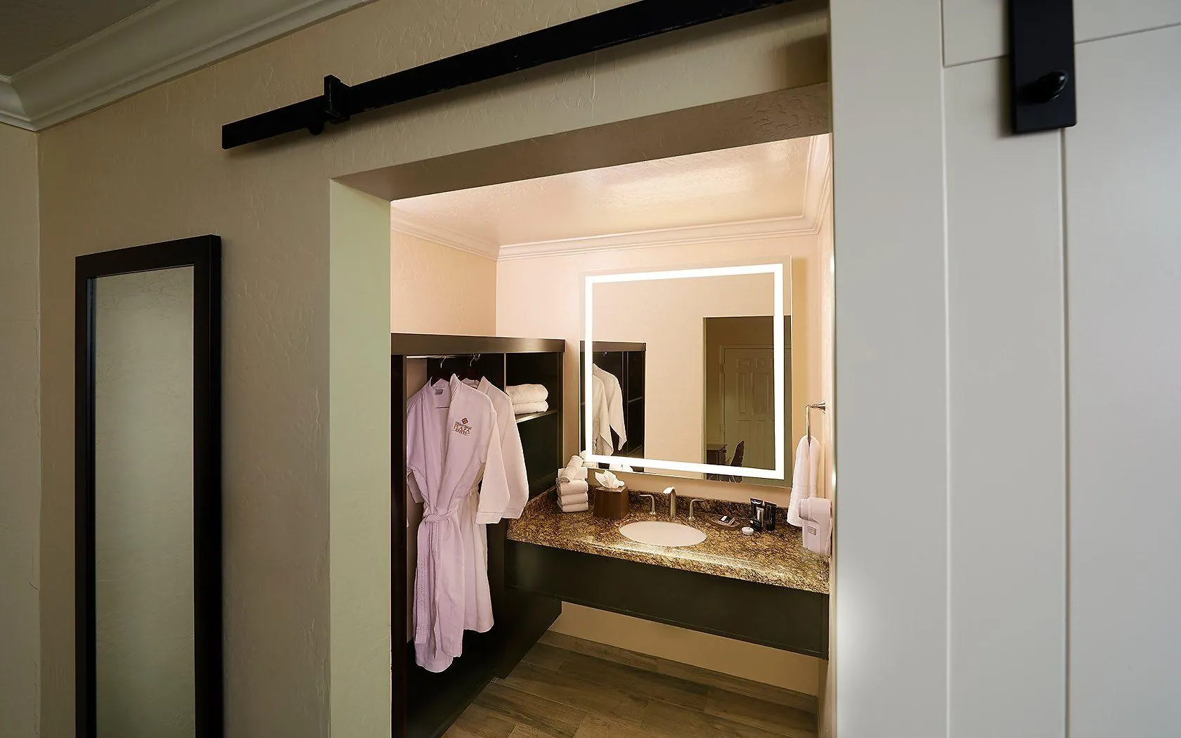 The Scottsdale Plaza Resort & Villas Paradise Valley